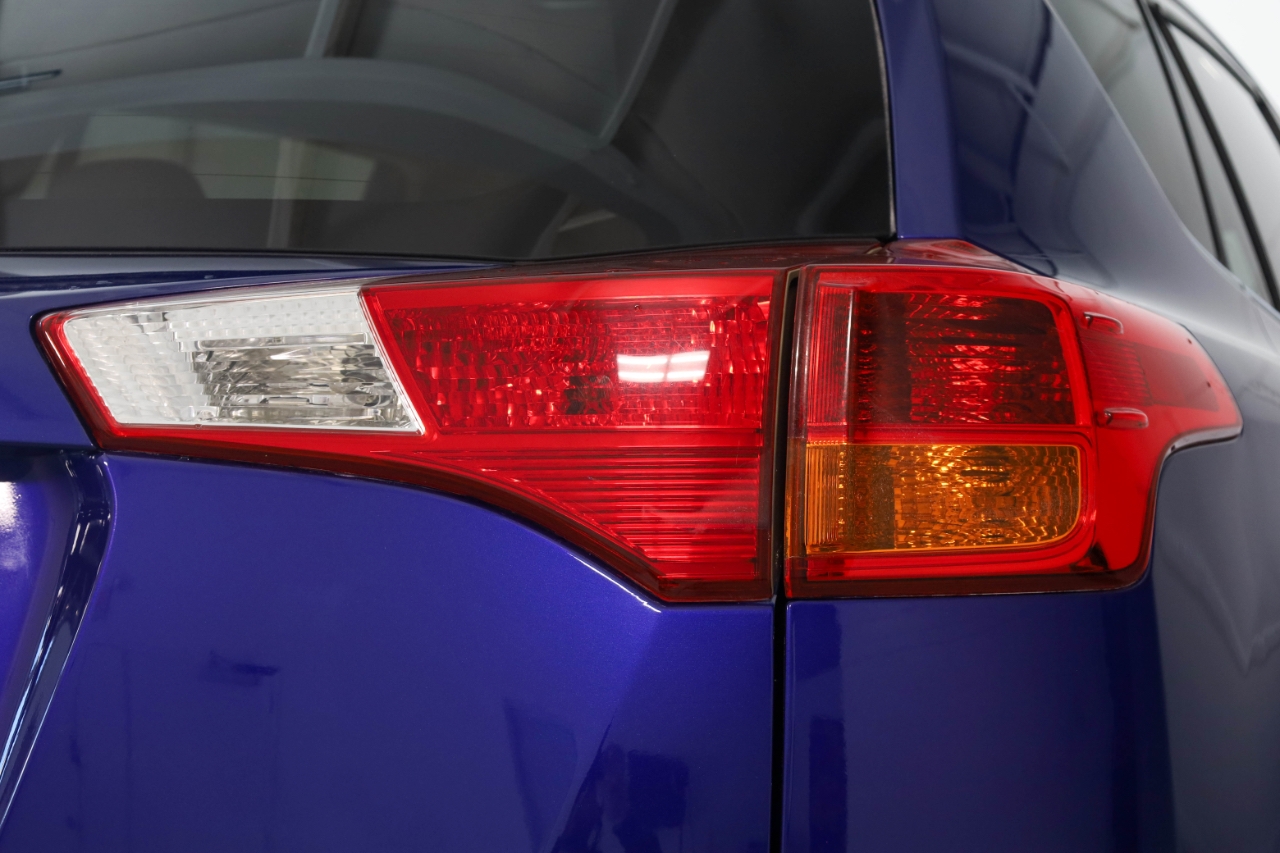 Toyota RAV4 FWD 4dr LE (Natl) 2014