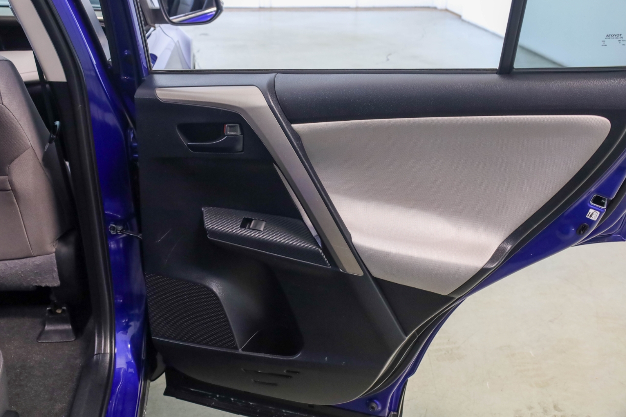 Toyota RAV4 FWD 4dr LE (Natl) 2014