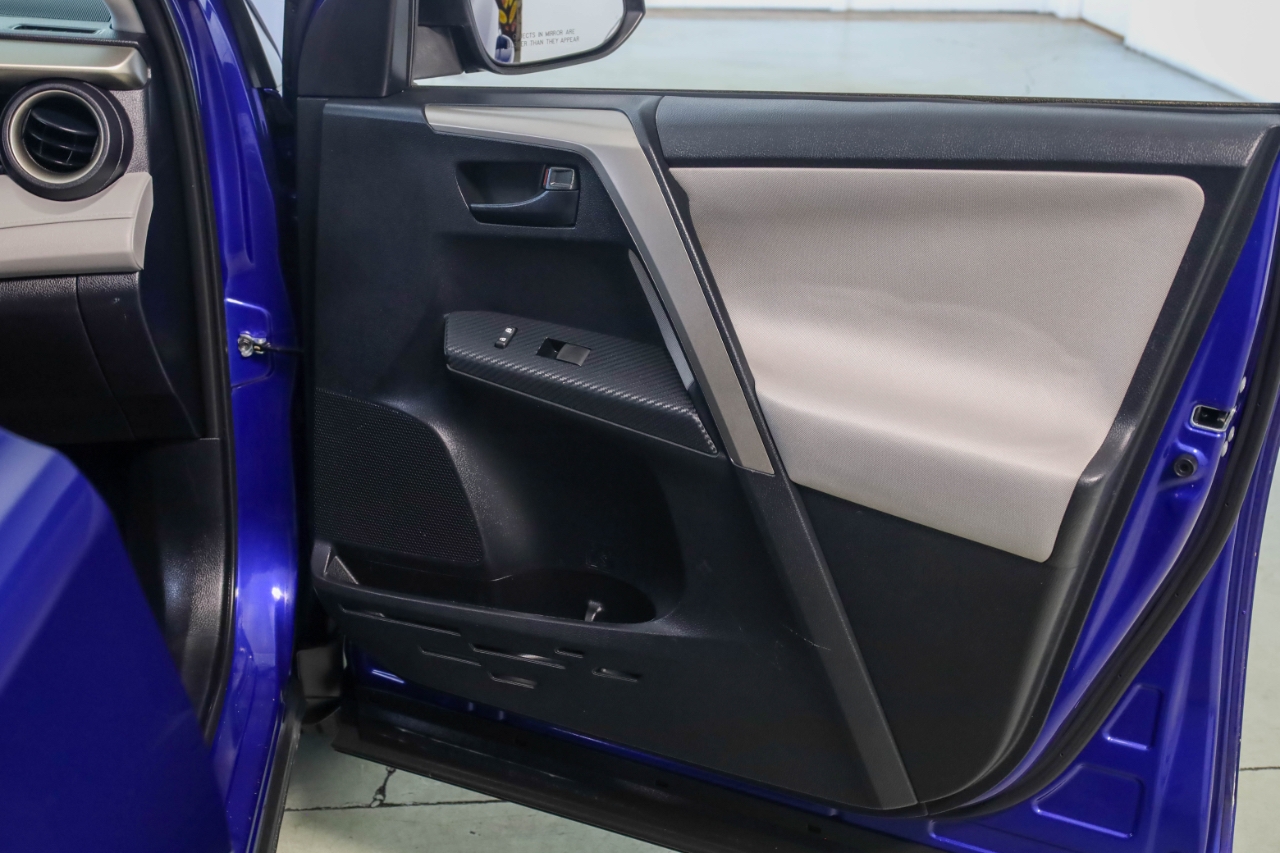 Toyota RAV4 FWD 4dr LE (Natl) 2014