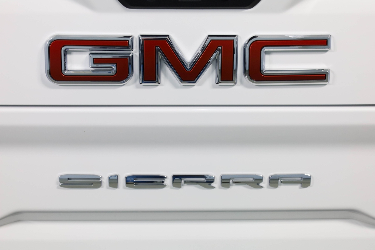 GMC Sierra 3500HD 4WD Crew Cab 159" AT4 2021