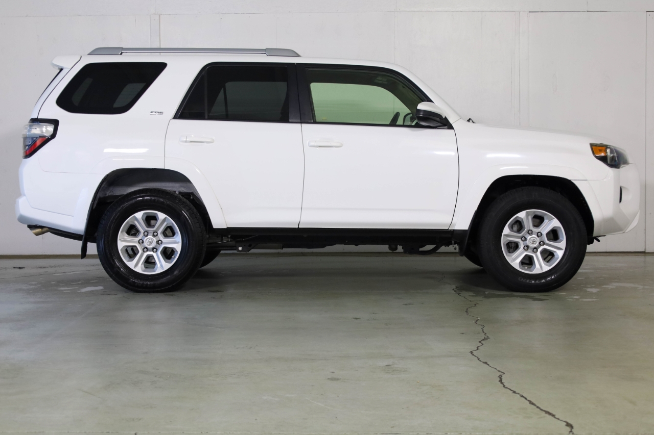 Toyota 4Runner SR5 Premium 2WD (Natl) 2017