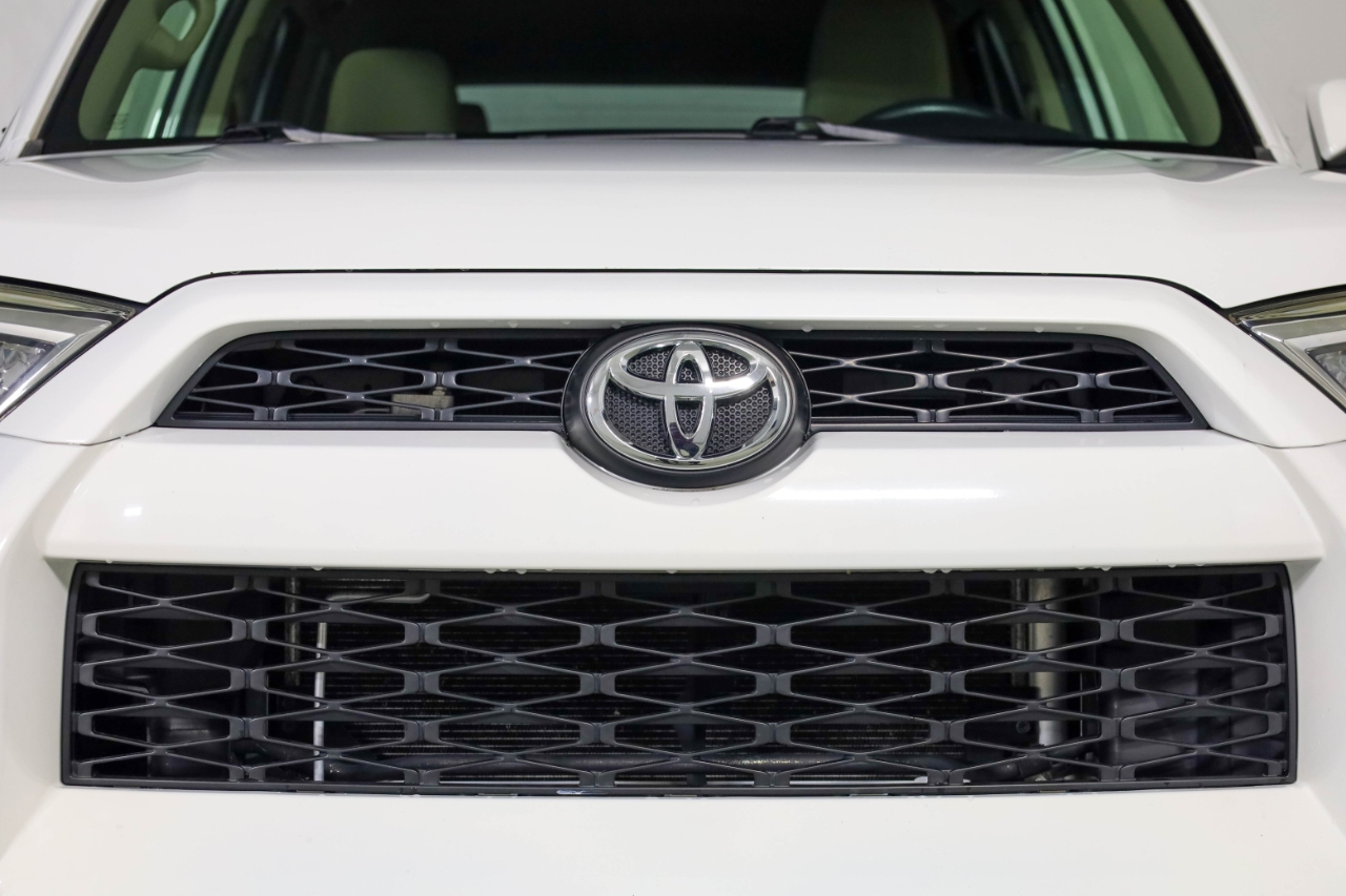 Toyota 4Runner SR5 Premium 2WD (Natl) 2017