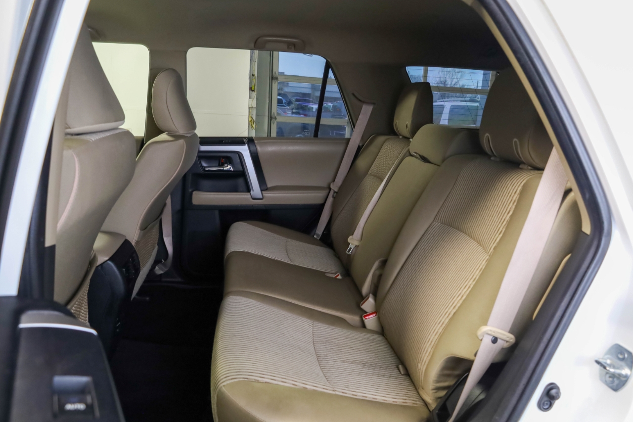 Toyota 4Runner SR5 Premium 2WD (Natl) 2017