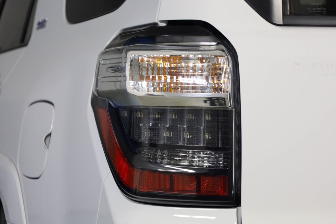 Toyota 4Runner SR5 Premium 2WD (Natl) 2017