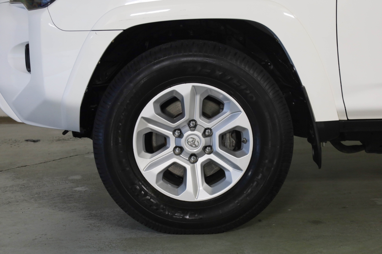 Toyota 4Runner SR5 Premium 2WD (Natl) 2017