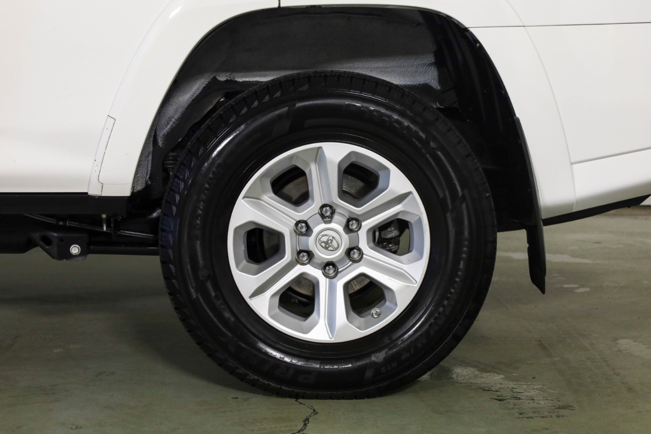 Toyota 4Runner SR5 Premium 2WD (Natl) 2017