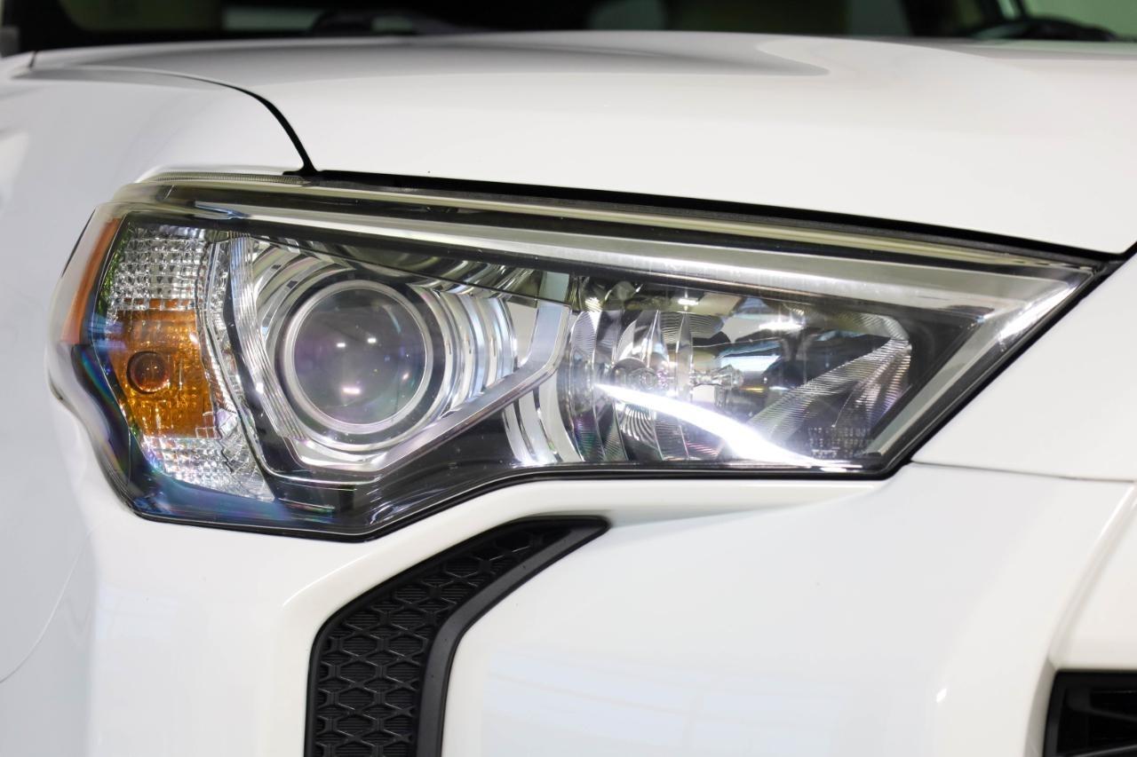 Toyota 4Runner SR5 Premium 2WD (Natl) 2017