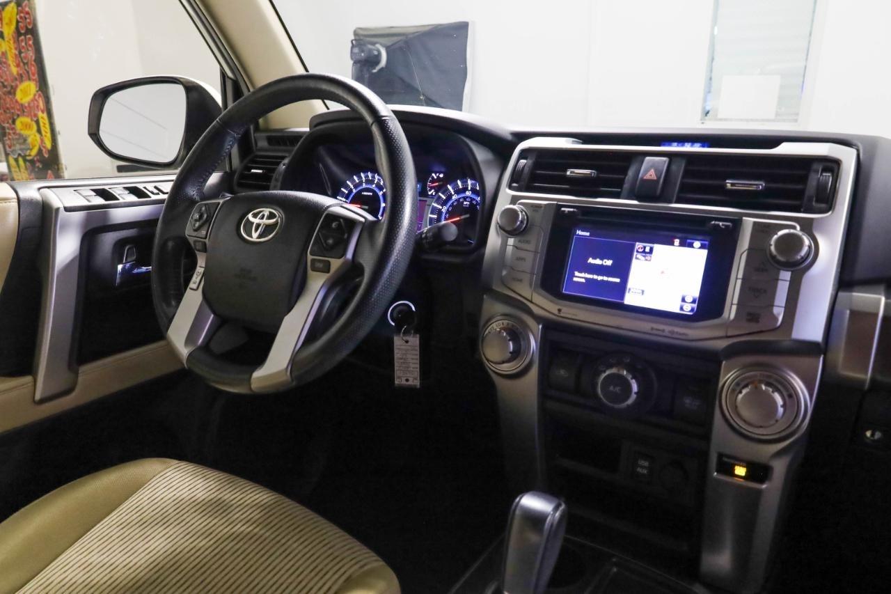 Toyota 4Runner SR5 Premium 2WD (Natl) 2017