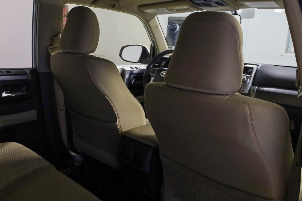 Toyota 4Runner SR5 Premium 2WD (Natl) 2017