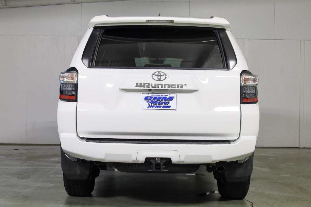 Toyota 4Runner SR5 Premium 2WD (Natl) 2017
