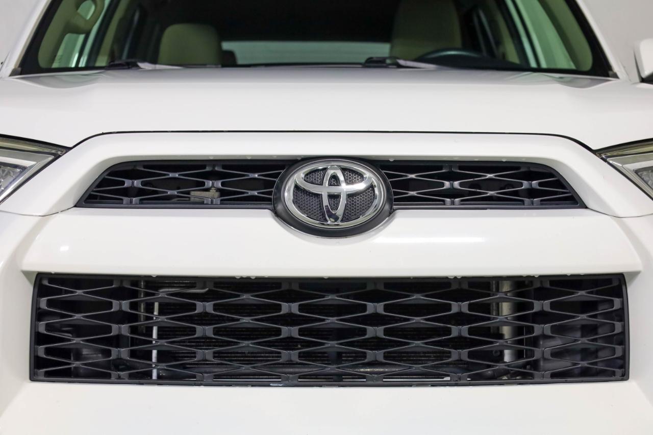 Toyota 4Runner SR5 Premium 2WD (Natl) 2017