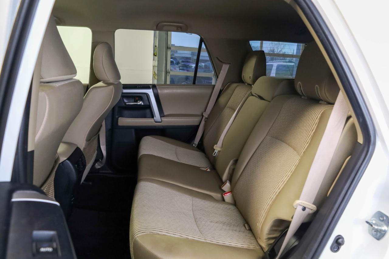 Toyota 4Runner SR5 Premium 2WD (Natl) 2017