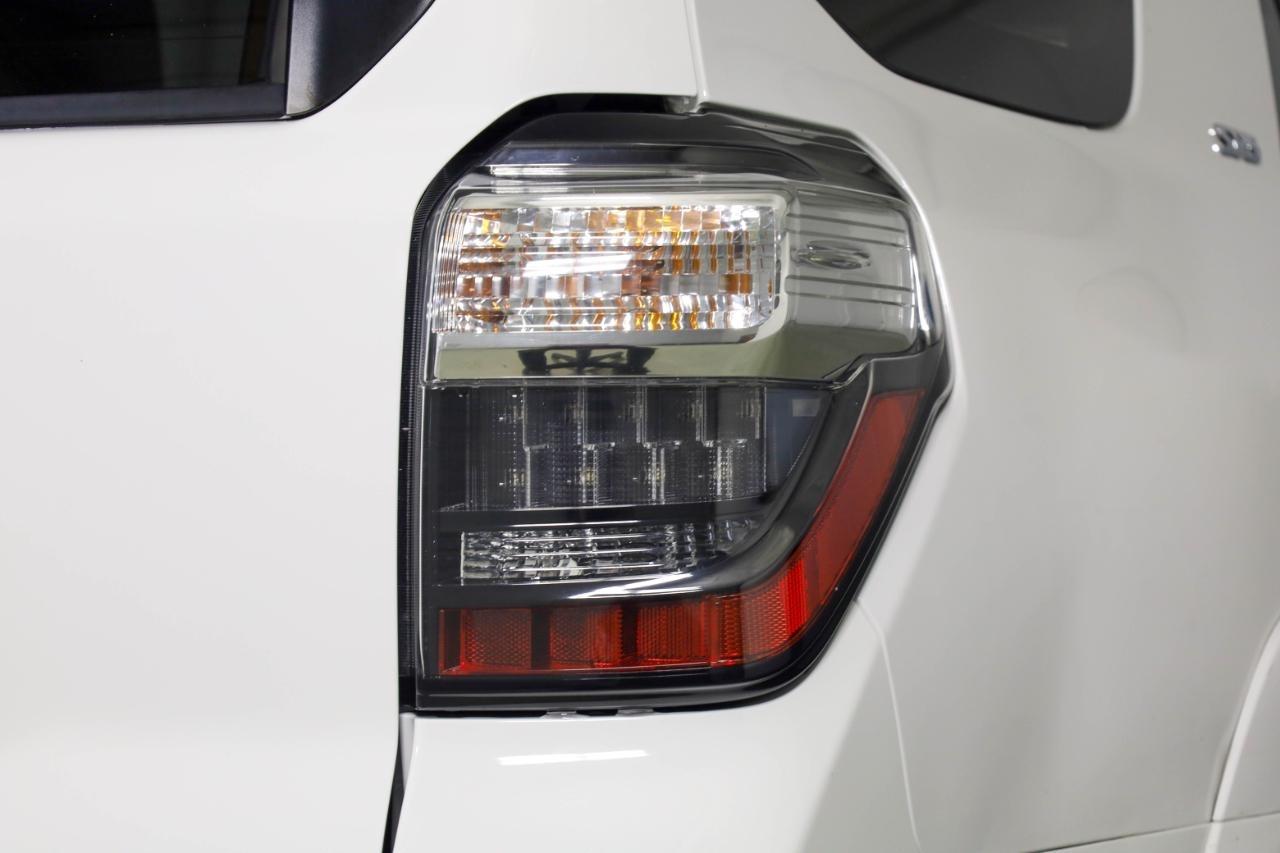 Toyota 4Runner SR5 Premium 2WD (Natl) 2017