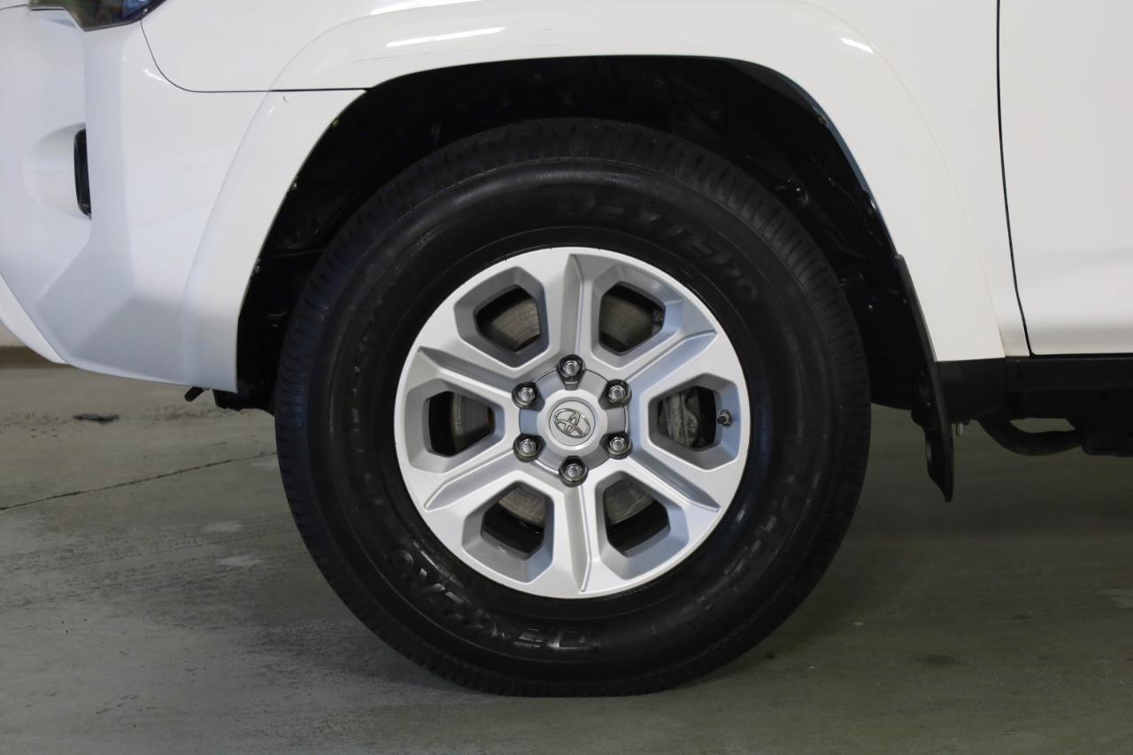 Toyota 4Runner SR5 Premium 2WD (Natl) 2017