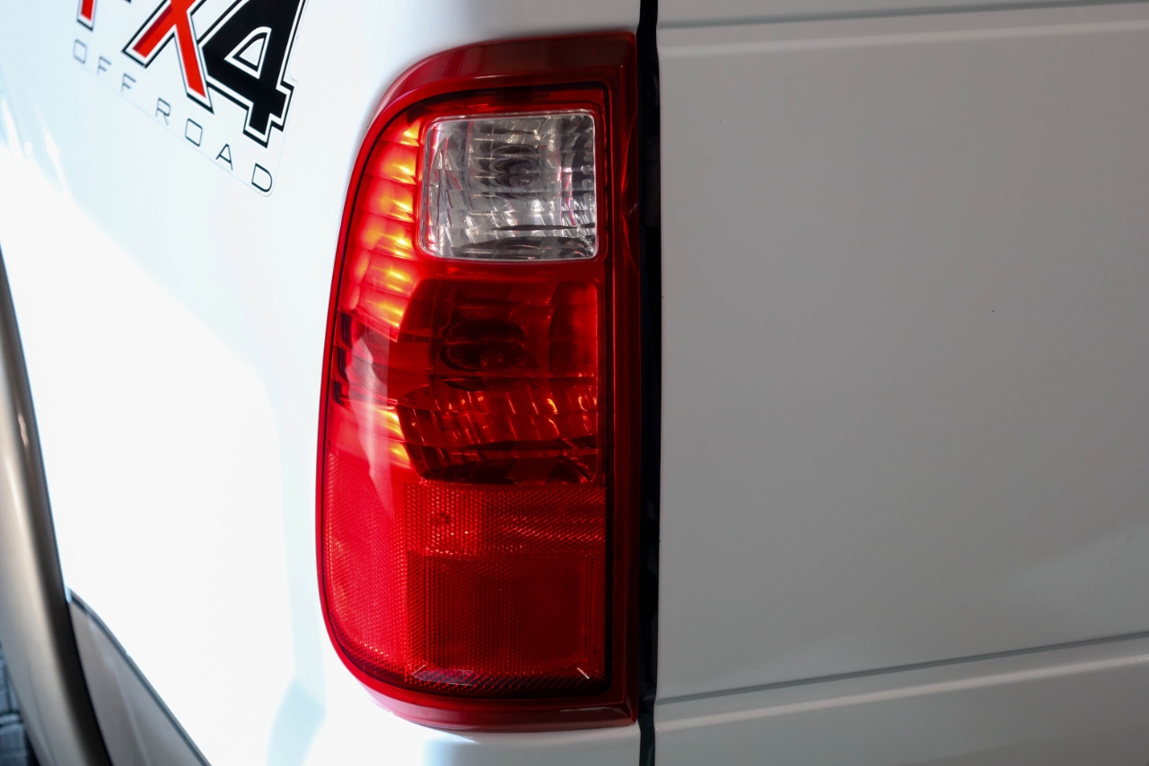 Ford Super Duty F-250 SRW 4WD Crew Cab 172" Platinum 2015