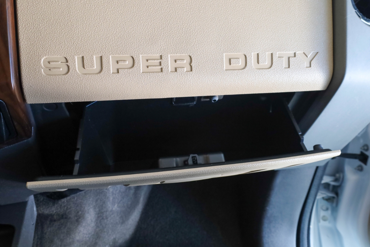 Ford Super Duty F-250 SRW 4WD Crew Cab 172" Platinum 2015