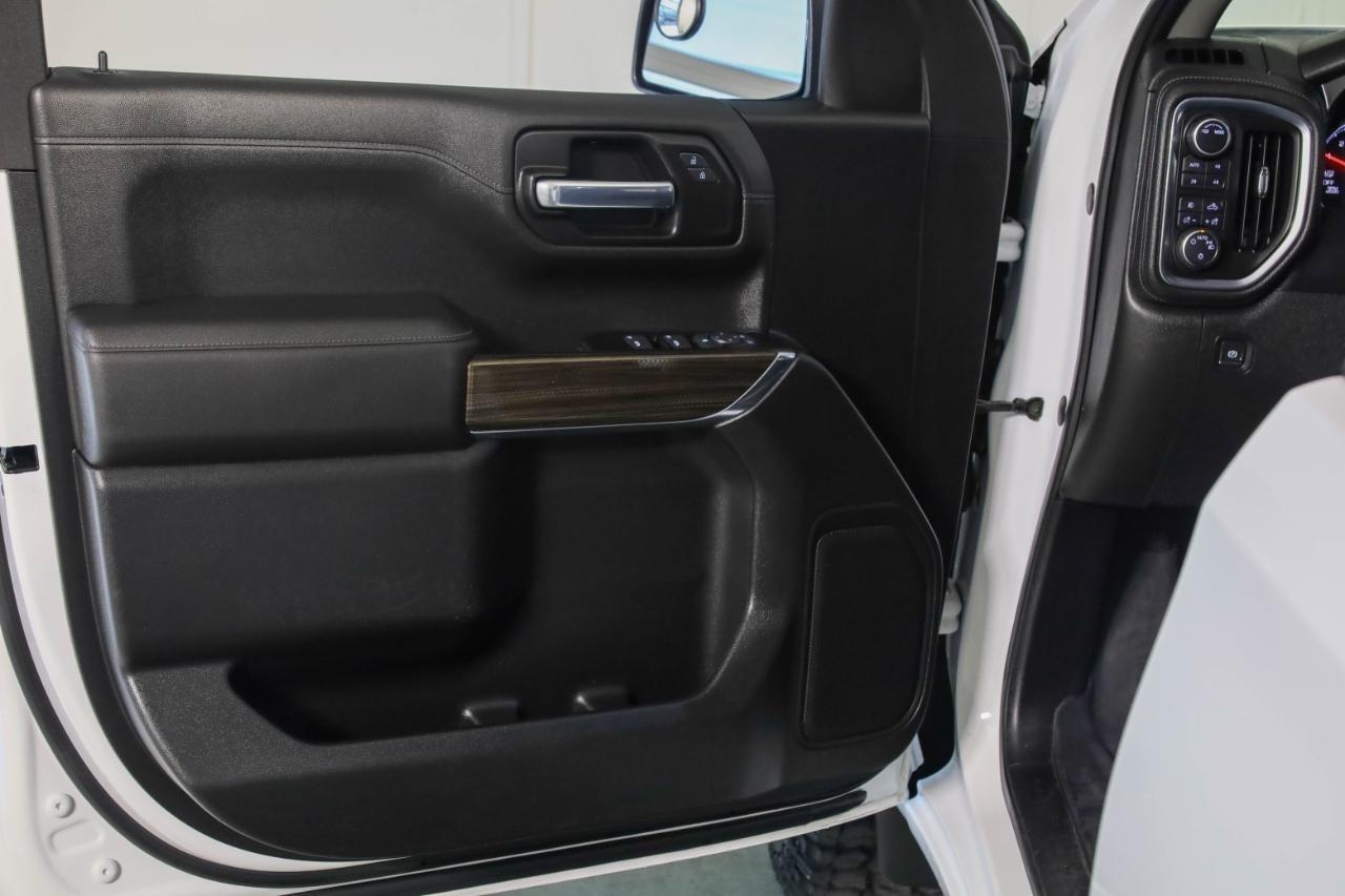 Chevrolet Silverado 1500 4WD Crew Cab 147" RST 2020