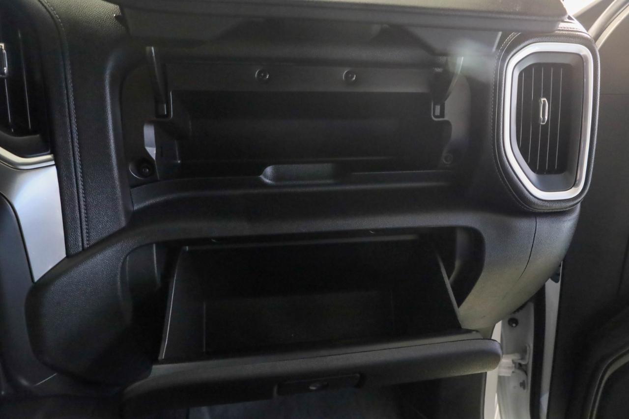 Chevrolet Silverado 1500 4WD Crew Cab 147" RST 2020