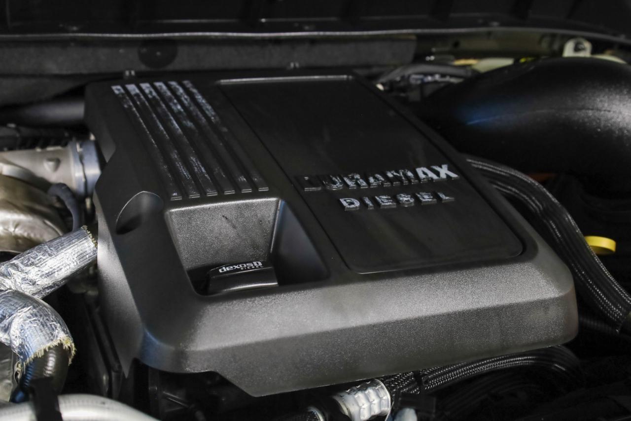 Chevrolet Silverado 1500 4WD Crew Cab 147" RST 2020