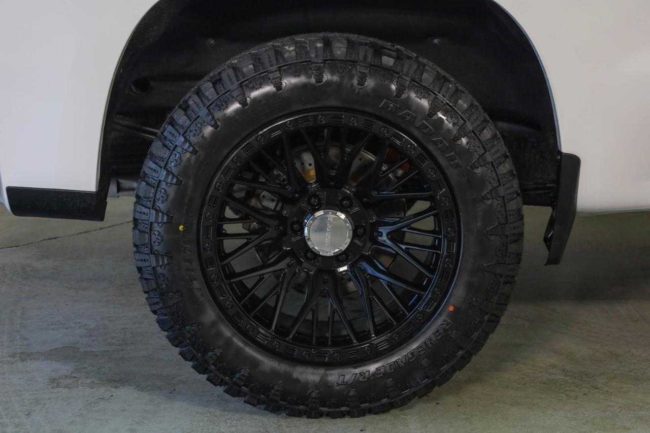 Chevrolet Silverado 1500 4WD Crew Cab 147" RST 2020