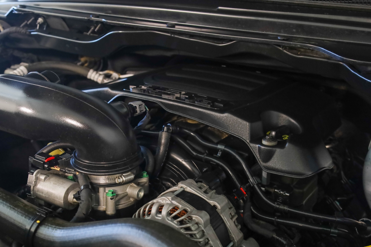 RAM 1500 Lone Star 4x4 Crew Cab 5'7" Box 2020