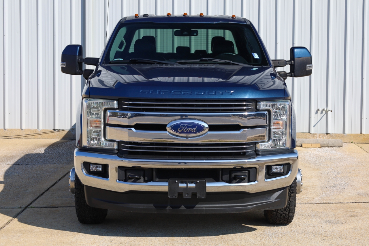 Ford Super Duty F-350 DRW King Ranch 4WD Crew Cab 8' Box 2017