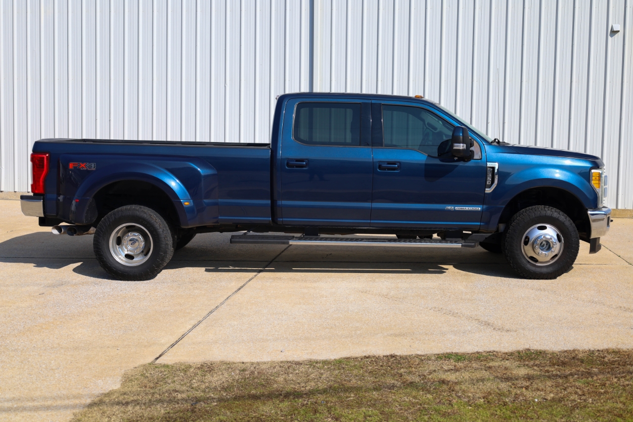 Ford Super Duty F-350 DRW King Ranch 4WD Crew Cab 8' Box 2017