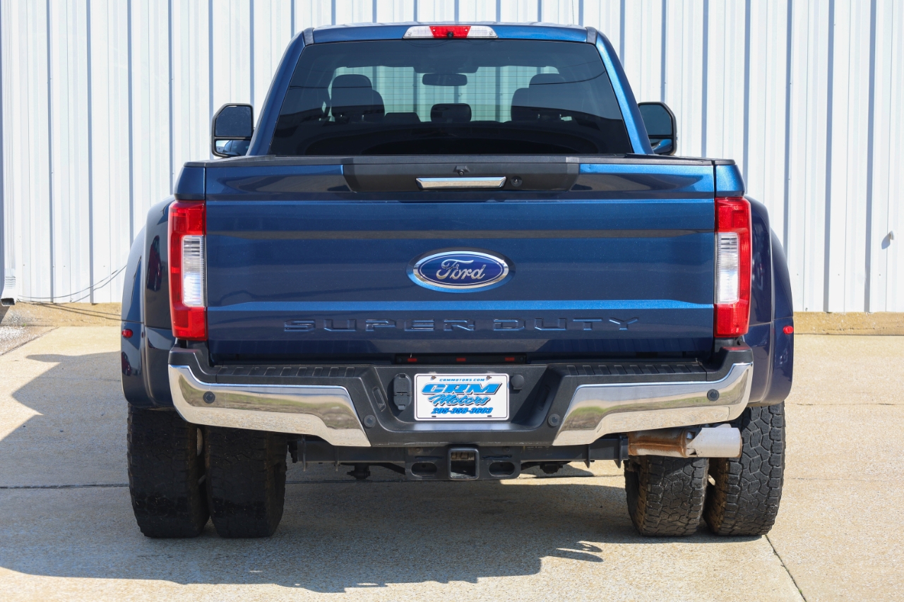 Ford Super Duty F-350 DRW King Ranch 4WD Crew Cab 8' Box 2017