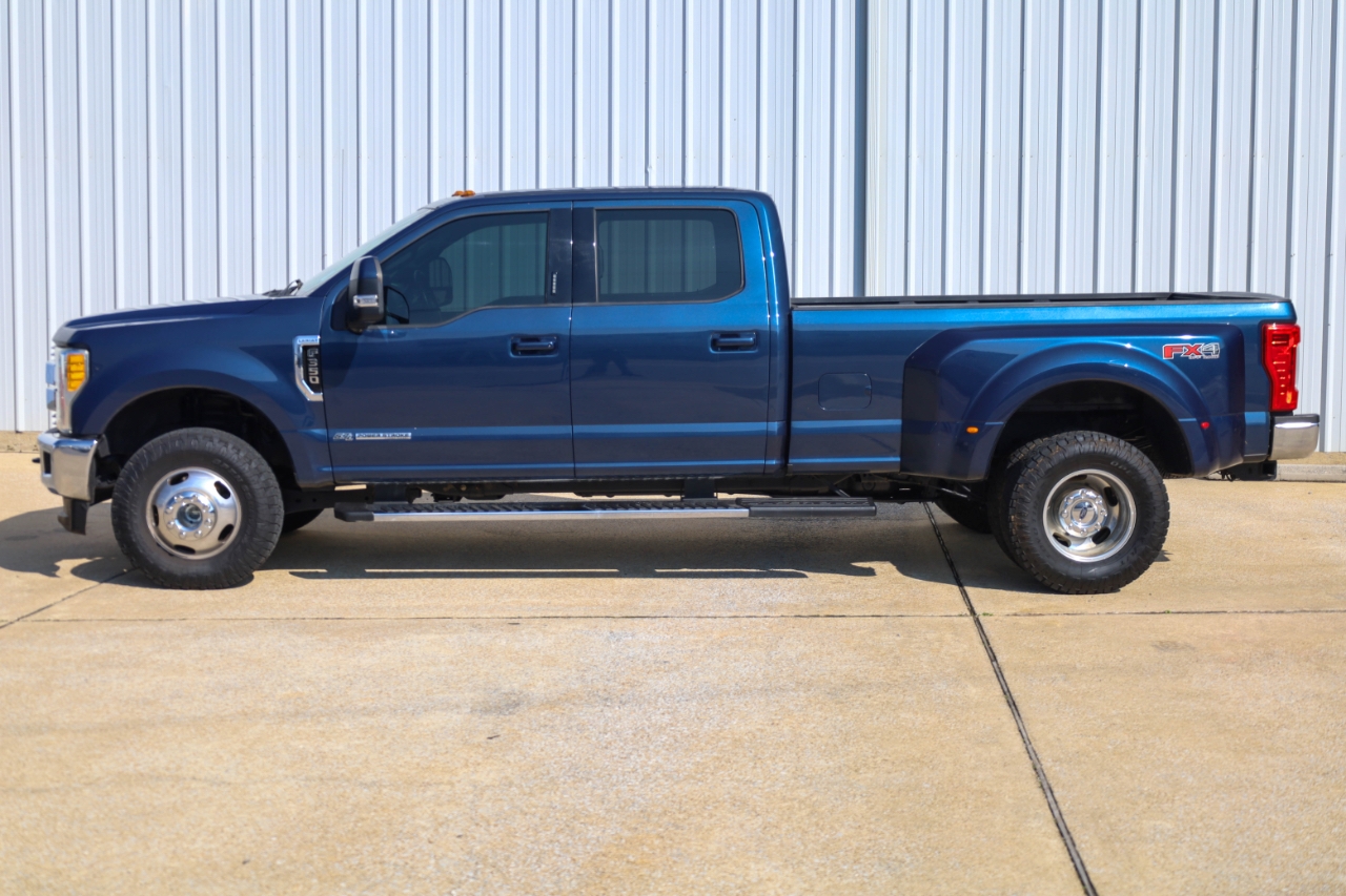 Ford Super Duty F-350 DRW King Ranch 4WD Crew Cab 8' Box 2017