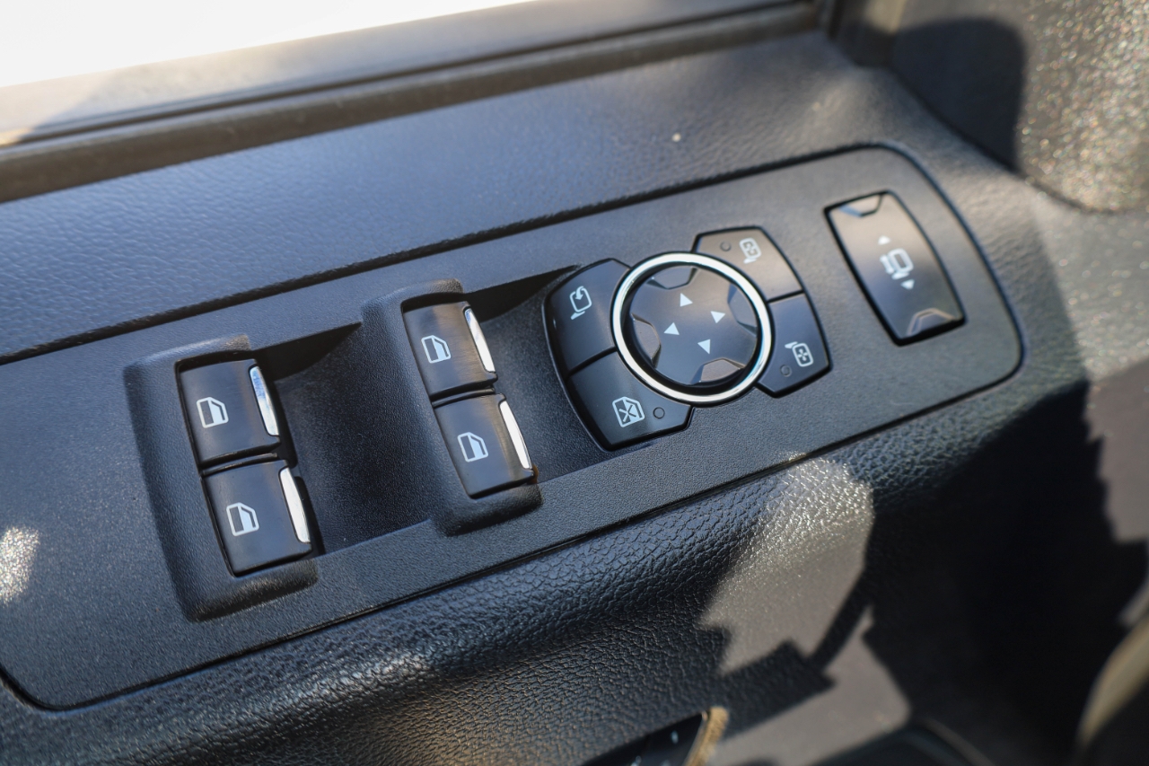 Ford Super Duty F-350 DRW King Ranch 4WD Crew Cab 8' Box 2017