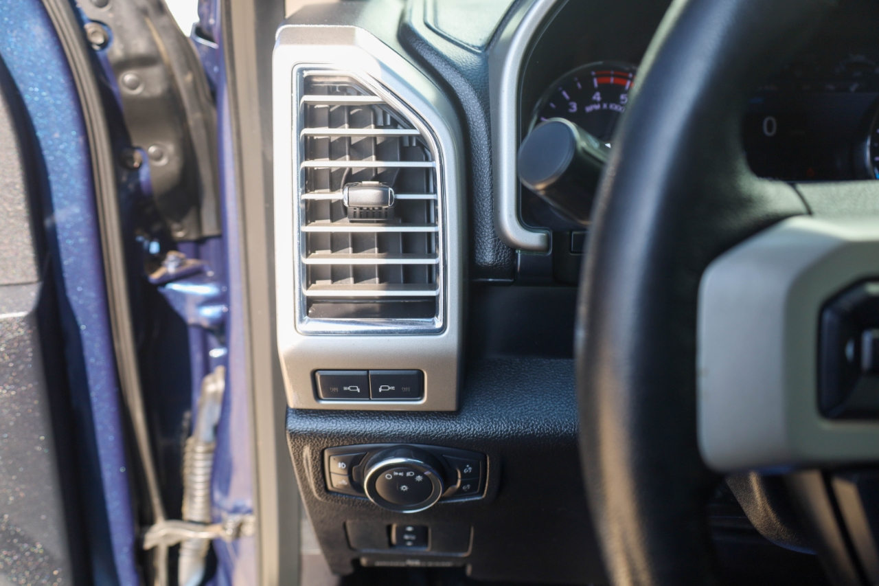 Ford Super Duty F-350 DRW King Ranch 4WD Crew Cab 8' Box 2017