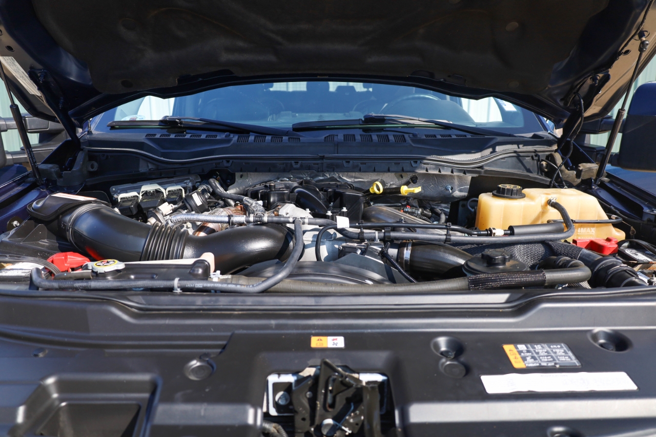 Ford Super Duty F-350 DRW King Ranch 4WD Crew Cab 8' Box 2017