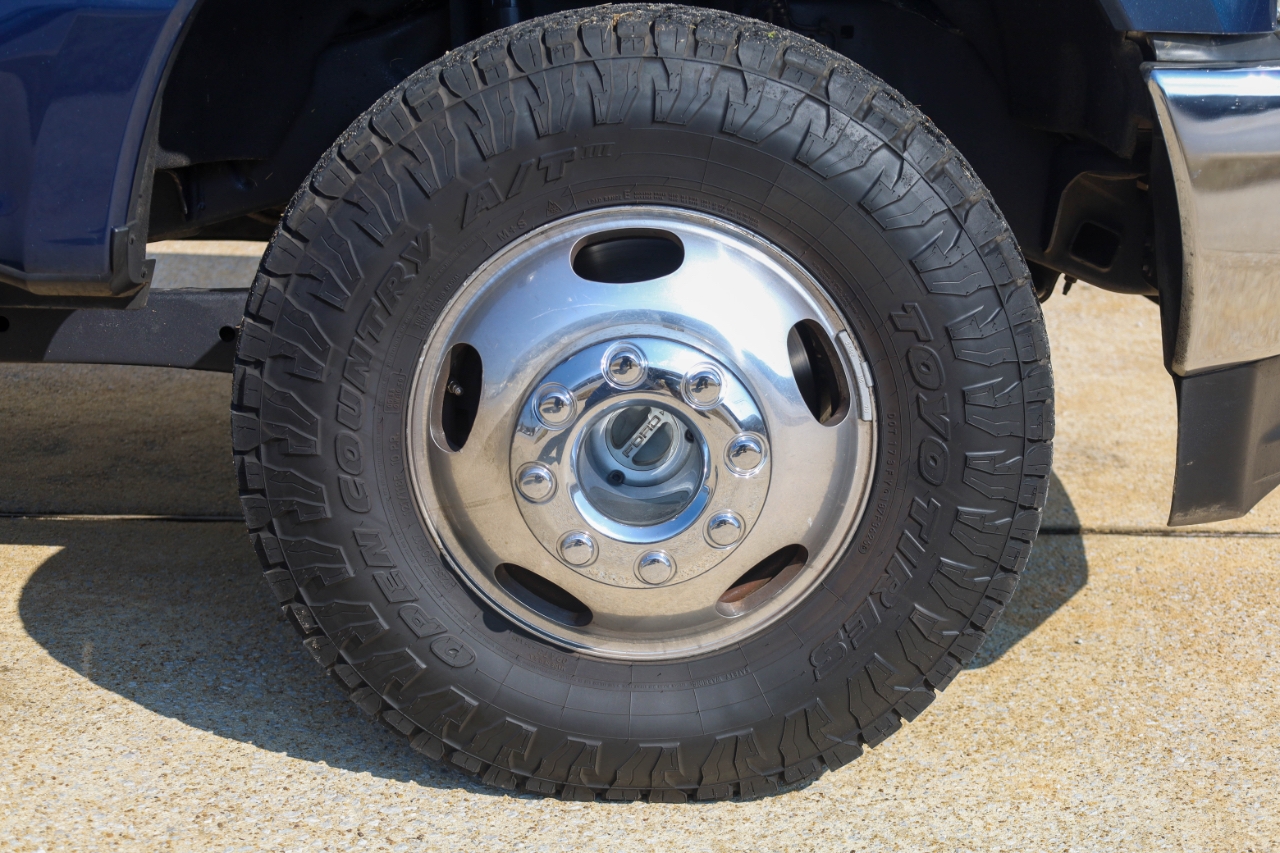 Ford Super Duty F-350 DRW King Ranch 4WD Crew Cab 8' Box 2017