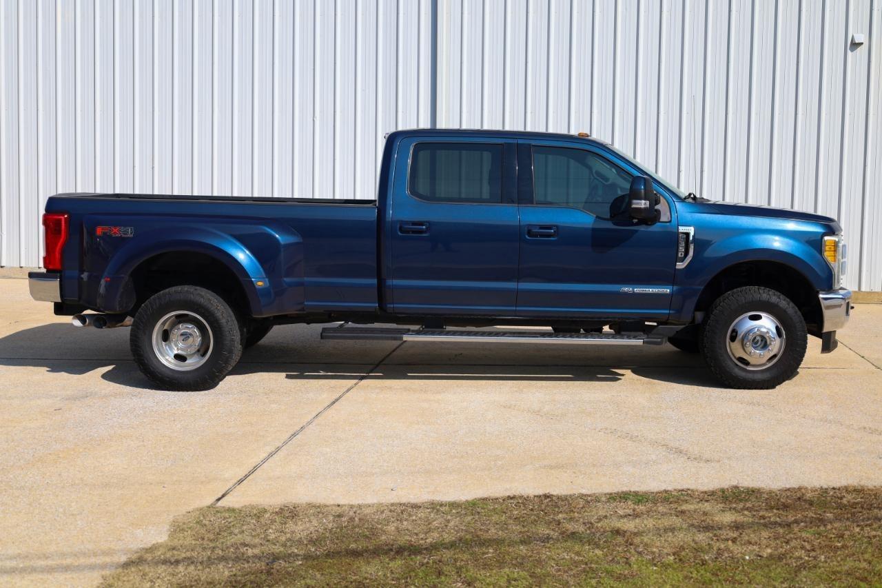 Ford Super Duty F-350 DRW King Ranch 4WD Crew Cab 8' Box 2017