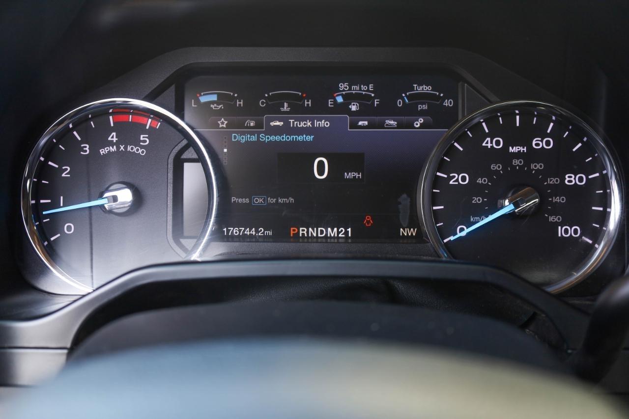 Ford Super Duty F-350 DRW King Ranch 4WD Crew Cab 8' Box 2017