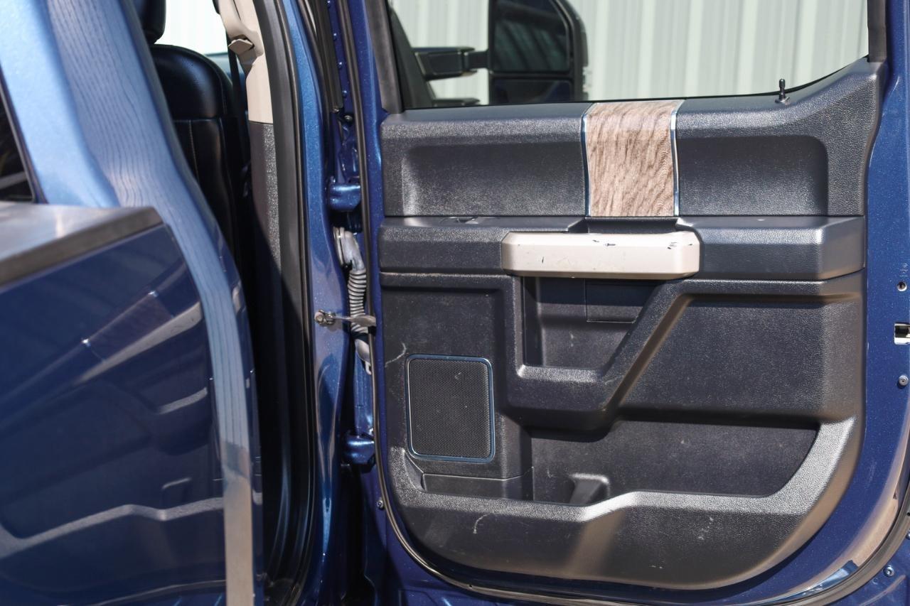 Ford Super Duty F-350 DRW King Ranch 4WD Crew Cab 8' Box 2017