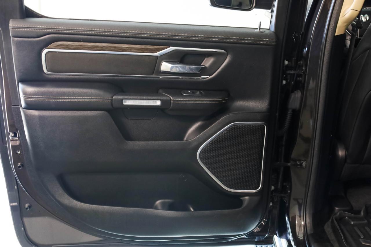 RAM 1500 Laramie 4x2 Crew Cab 5'7" Box 2019