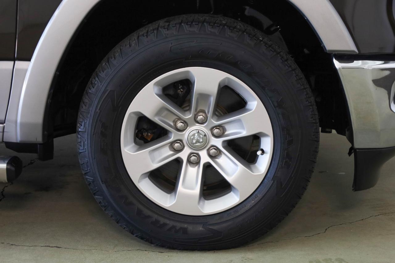 RAM 1500 Laramie 4x2 Crew Cab 5'7" Box 2019