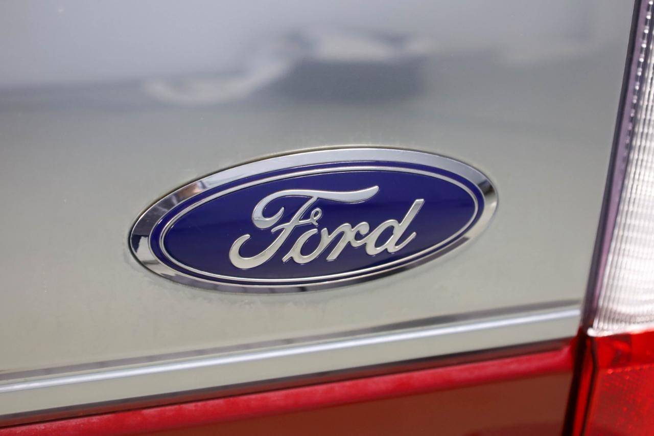 Ford Super Duty F-250 SRW King Ranch 4WD Crew Cab 8' Box 2017