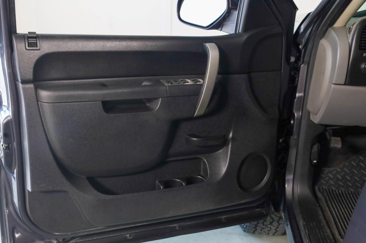 Chevrolet Silverado 1500 4WD Crew Cab 143.5" LS 2010