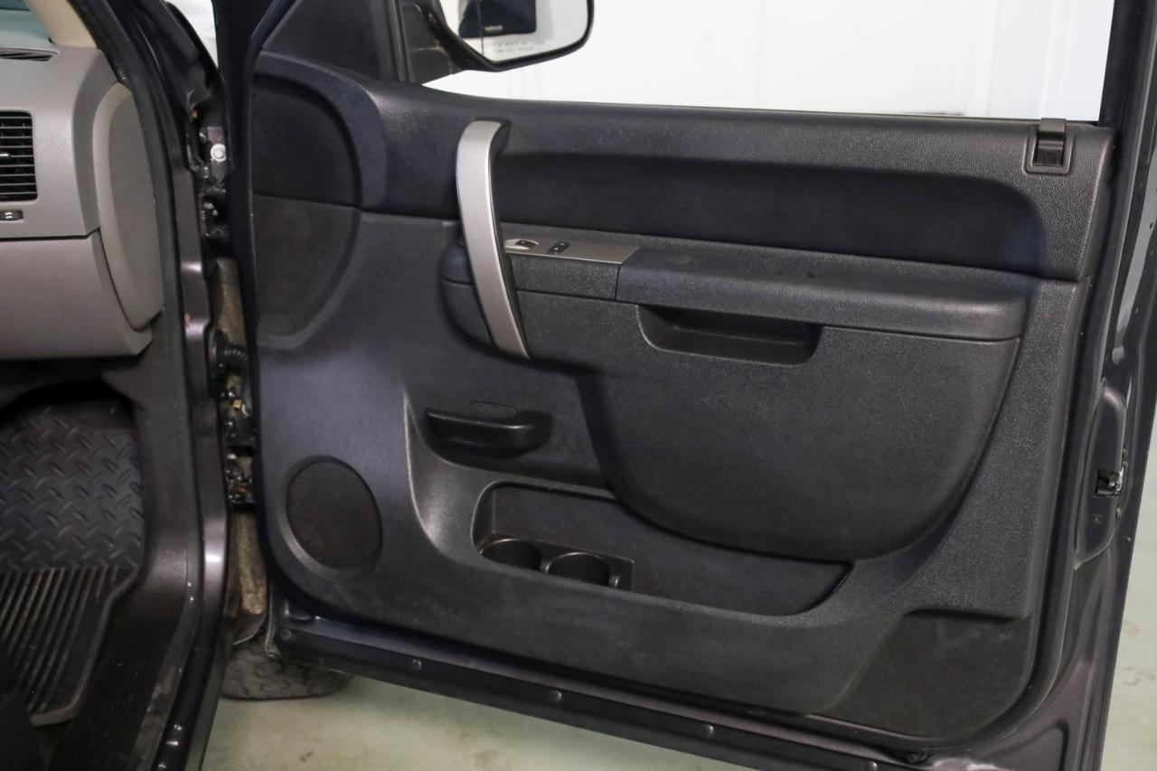 Chevrolet Silverado 1500 4WD Crew Cab 143.5" LS 2010