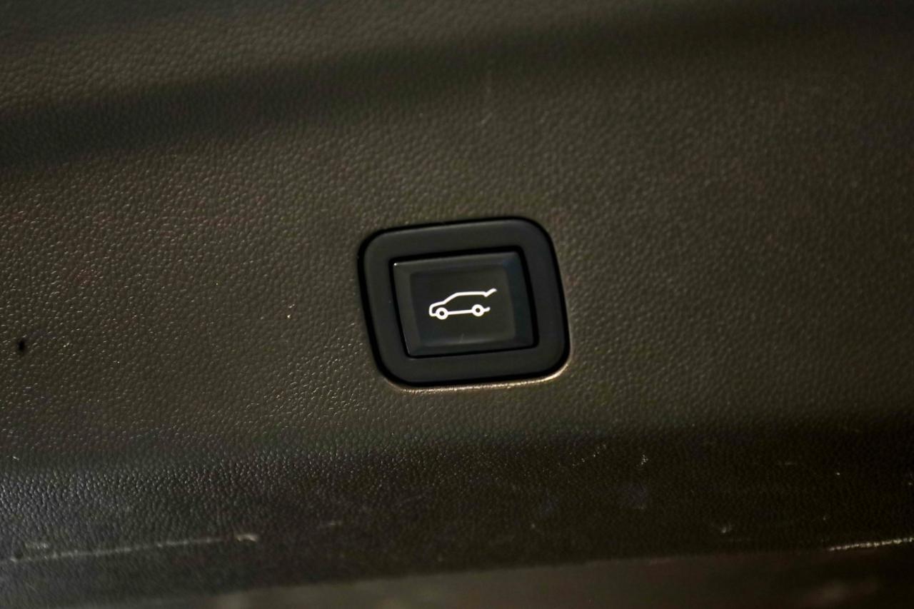 GMC Yukon XL 2WD 4dr Denali 2021