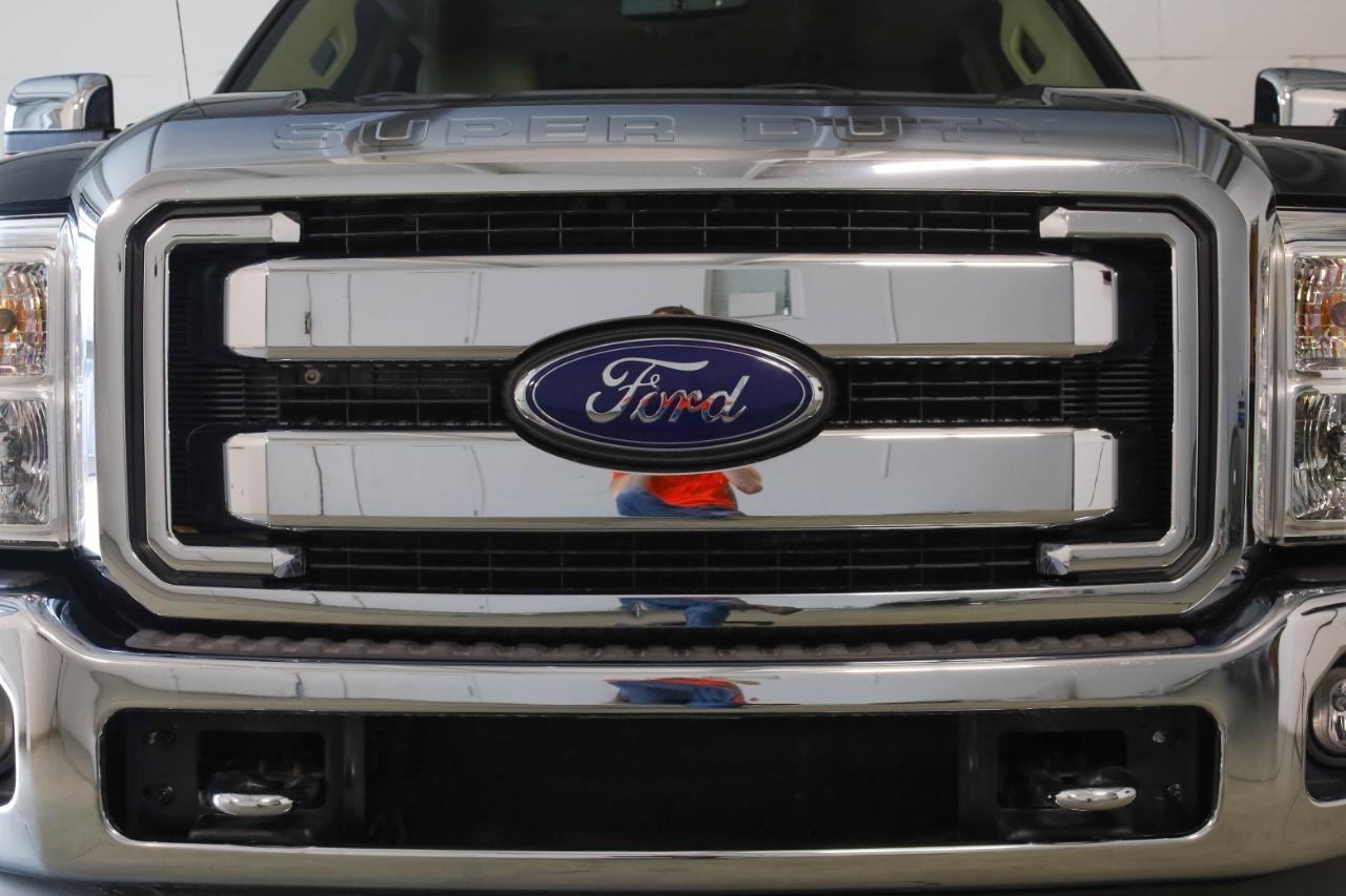 Ford Super Duty F-250 SRW 4WD Crew Cab 172" Platinum 2015