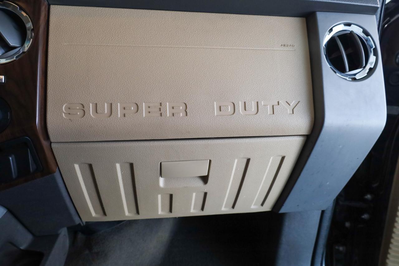 Ford Super Duty F-250 SRW 4WD Crew Cab 172" Platinum 2015