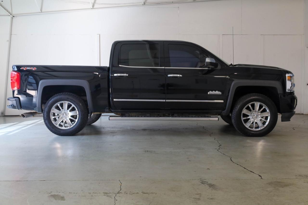 Chevrolet Silverado 1500 4WD Crew Cab 143.5" High Country 2017