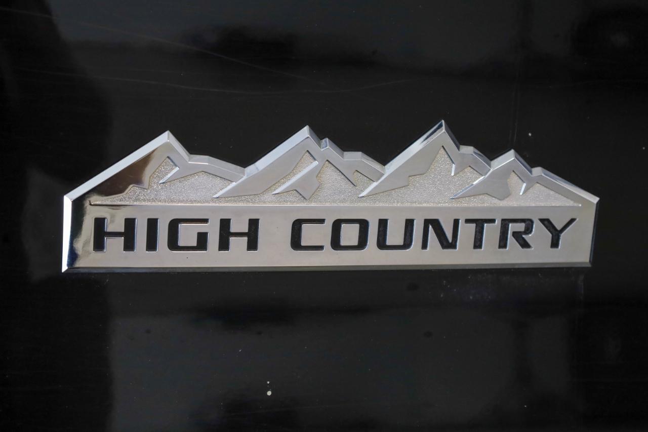 Chevrolet Silverado 1500 4WD Crew Cab 143.5" High Country 2017