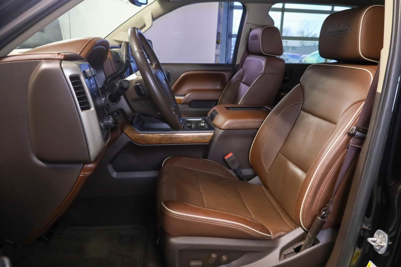 Chevrolet Silverado 1500 4WD Crew Cab 143.5" High Country 2017