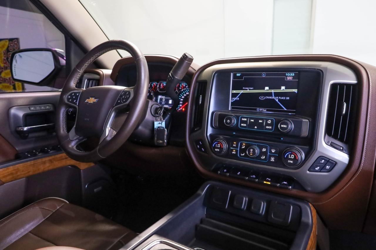 Chevrolet Silverado 1500 4WD Crew Cab 143.5" High Country 2017