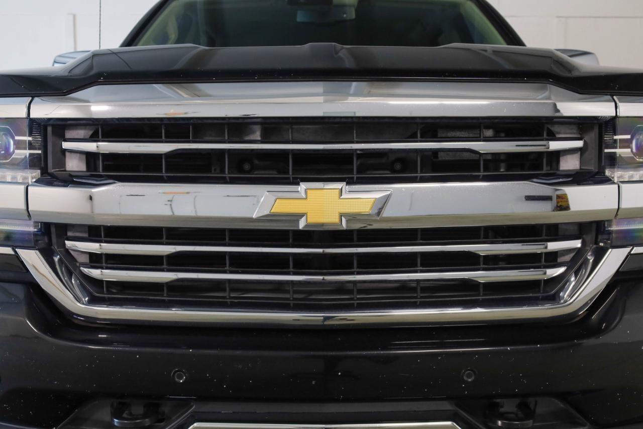Chevrolet Silverado 1500 4WD Crew Cab 143.5" High Country 2017