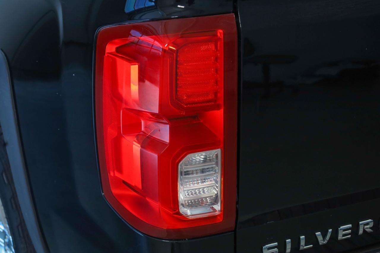 Chevrolet Silverado 1500 4WD Crew Cab 143.5" High Country 2017